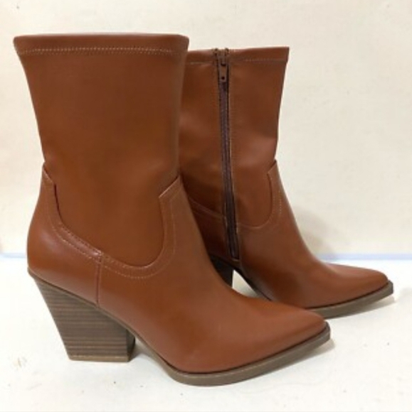 Chic Brown Heeled Boots for Women - Picture 2 of 9